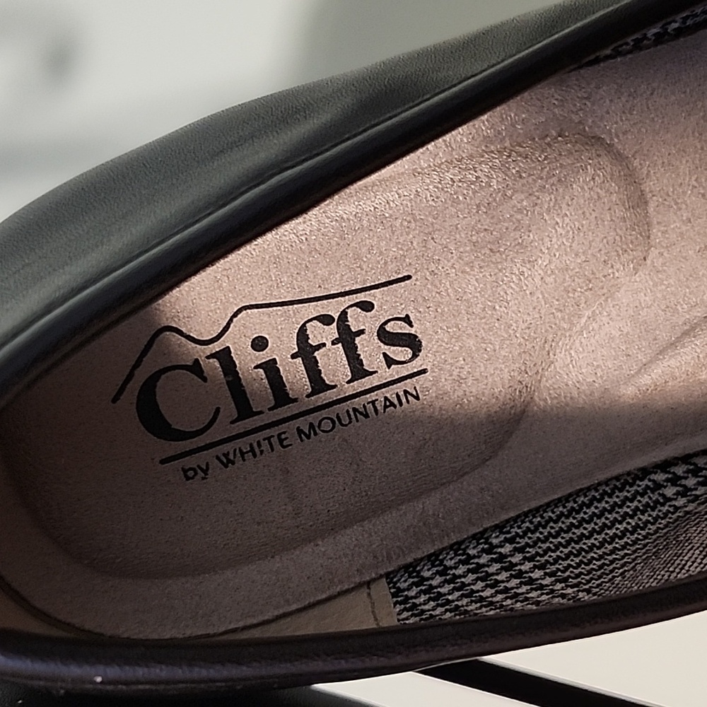 Cliffs Loafers Size 7M NWOB (29) - Picture 2 of 5